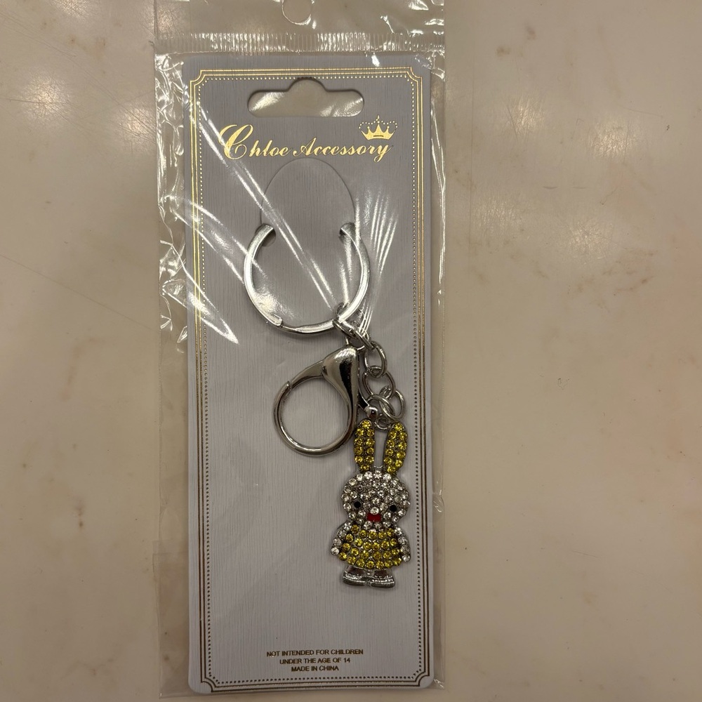 Bling bunny keychain - Picture 2 of 2
